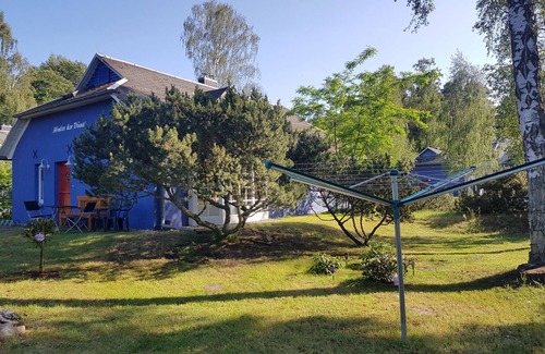 Ostvorpommern Apartment | Blue beach house behind the dune - 1st row, 20m to the beach - Blue beach house