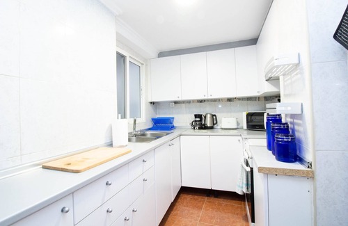 El Cabanyal Apartment | BLUE BEACH HOUSE - Cozy, nice & perfect for families. Beach & WIFI.