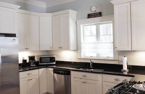 Rye House | Blue Door at Rye Beach, East Coast summer and winter rental!