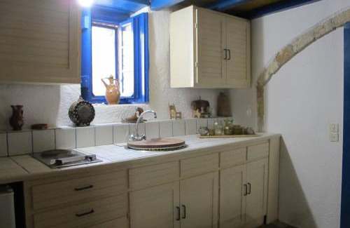 Monemvasia Apartment | Blue Door (in the castle of Monembasia)