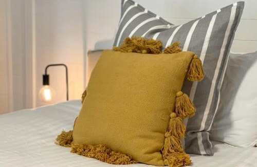 Tenterfield House | Blue Duck Cottage Village Comfort with Fireplace