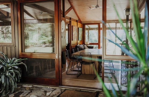 Gleniffer House | Blue Gum Retreat- Stunning View and Cosy