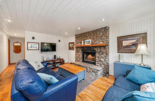 Manzanita House | Blue Heaven MCA#812