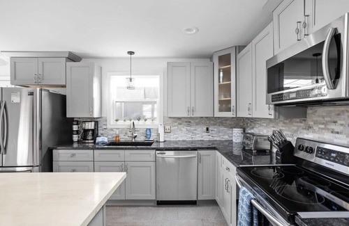 Indianapolis House | Blue Jewel | Pet-Friendly Stay w/Grill + Games