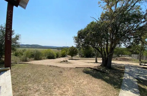 Medina House | Blue Moon-Hill top views! Enjoy the Medina River!!