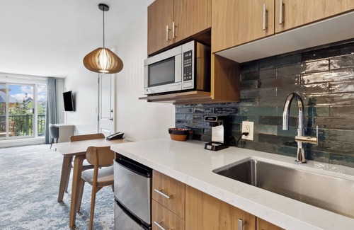 The Blue Mountains Hotel | Blue Mountain Resort Village Suites