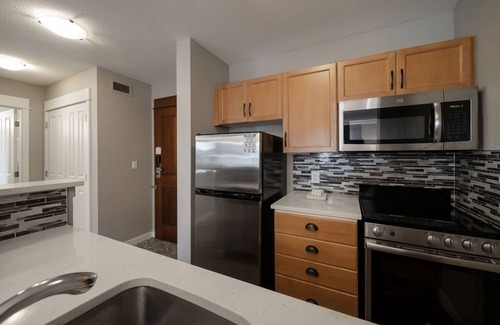 The Blue Mountains Hotel | Blue Mountain Resort Village Suites