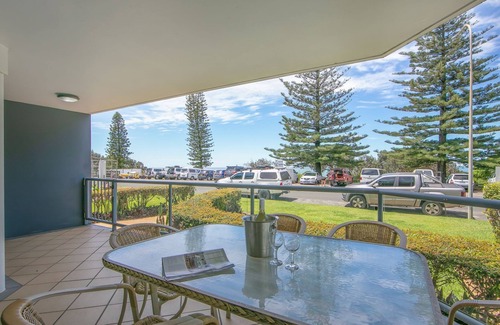 Yamba Apartment | Blue Pacific 1 just steps from Pippi Beach.