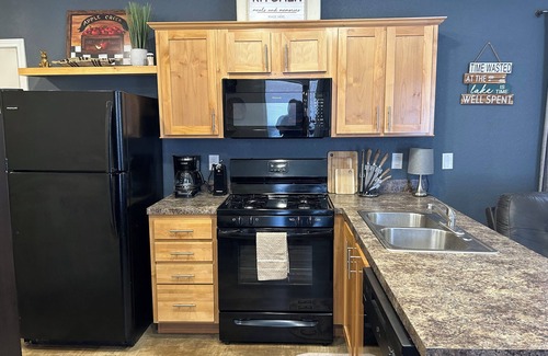 Tonto Basin House | Blue Perch is comfortable and new in the heart of Tonto Basin by Lake Roosevelt.