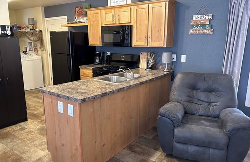 Tonto Basin House | Blue Perch is comfortable and new in the heart of Tonto Basin by Lake Roosevelt.