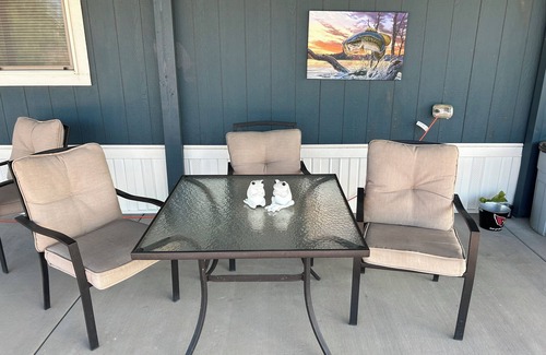 Tonto Basin House | Blue Perch is comfortable and new in the heart of Tonto Basin by Lake Roosevelt.