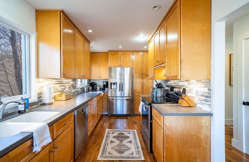 Canton House | Blue Ridge Bungalow | Amazing Views of the Smokies