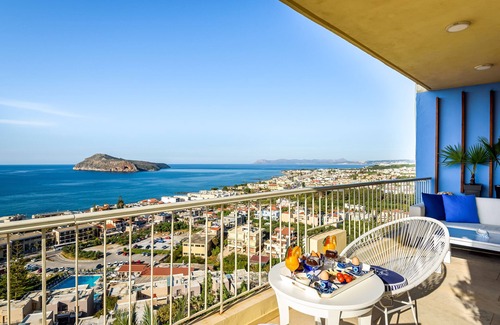 Platanias Town House | BLUE SUITE BY COSMOS
