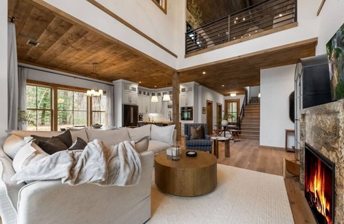 Blue Ridge House | *Blue Turtle Villa* Lux|Lake BlueRidge|Kayaks|Pets