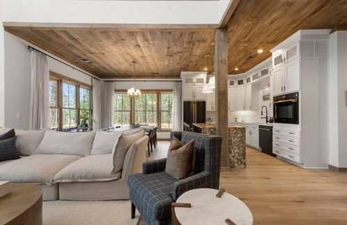 Blue Ridge House | *Blue Turtle Villa* Lux|Lake BlueRidge|Kayaks|Pets