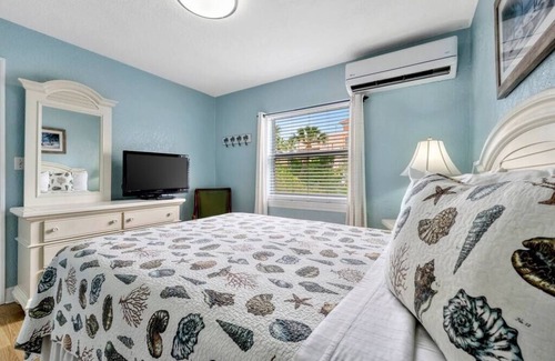 Clearwater Beach Hotel | Blue Wave Suites: Make Waves in Clearwater Beach