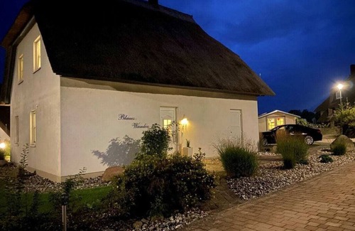 Zinnowitz House | Blue Wonder Comfortable holiday residence