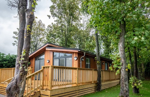 Gargrave Cabin | BLUEBELL LODGE, family friendly, with a garden in Gargrave