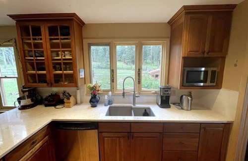 Hangen Ranch And M and B House | BlueBell Main House · Secluded Mountain Home w/Giant Great Room & Pond