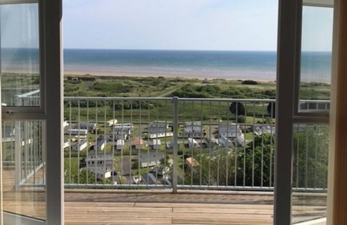 Pendine Apartment | Bluebird 2-Bed Apt, Sleeps 4 in Carmarthenshire