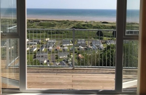 Pendine Apartment | Bluebird 2-Bed Apt, Sleeps 4 in Carmarthenshire