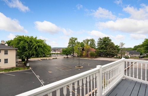 Bowling Green Condo | Bluegrass Getaway Suite Downtown Bowling Green!