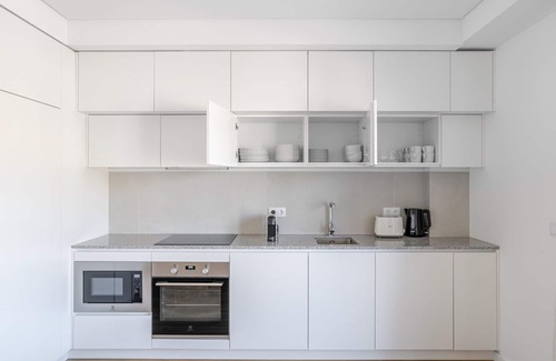 Casal da Ladeira Apartment | Blueground | Alvalade, balcony, nr Campo Pequeno