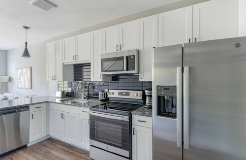 McNeil Apartment | Blueground | Austin, pool, nr Walnut Creek Park