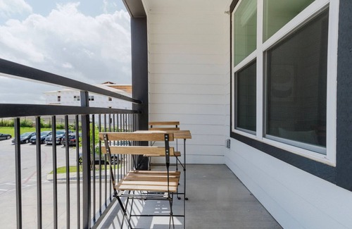 McNeil Apartment | Blueground | Austin, pool, nr Walnut Creek Park