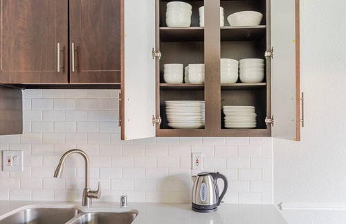 Campbell Apartment | Blueground | Campbell, pool, nr Campbell Park