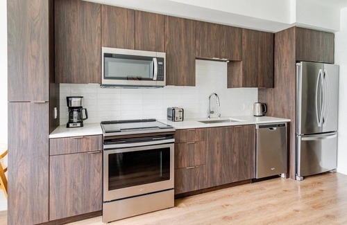 Downtown Oakland Apartment | Blueground | Civic Center, view, nr Lake Merritt