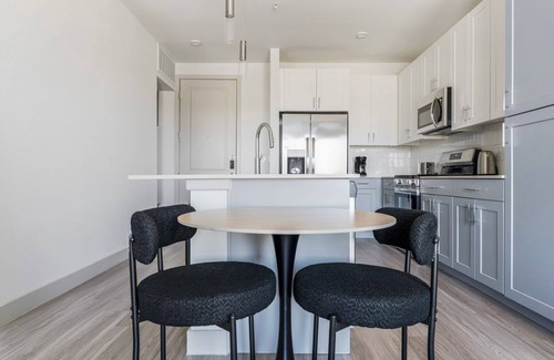 Del Valle Apartment | Blueground | Del Valle, pool, nr McKinney Falls