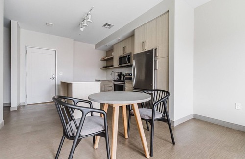 Jamaica Plain Apartment | Blueground | Jamaica Plain, AC, gym, nr pond