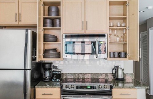 Mount Vernon Square Apartment | Blueground | Mt Vernon, pool & w/d, nr Chinatown