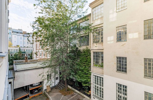 Schottenfeld Apartment | Blueground | Neubau, washer/dryer, nr Museumsquartier