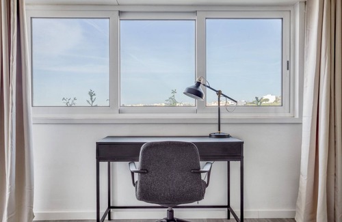 Paco De Arcos Apartment | Blueground | Paço de Arcos, sea view