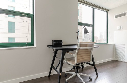 Near North Side Apartment | Blueground | River North, pool & gym, nr Mart