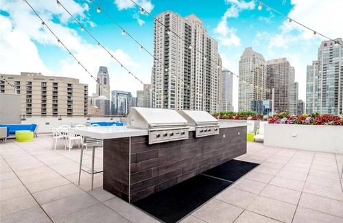 Near North Side Apartment | Blueground | River North, pool & gym, nr Mart