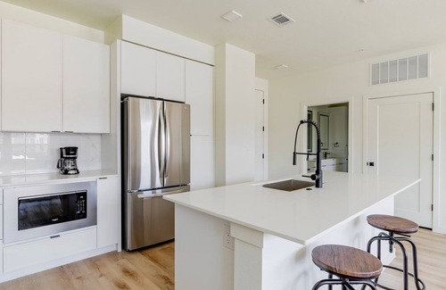 Round Rock Apartment | Blueground | Round Rock, pool, nr Chisholm Trail