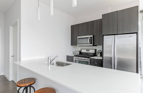 The Loop Apartment | Blueground | S Loop, pool & w/d, nr Willis Tower