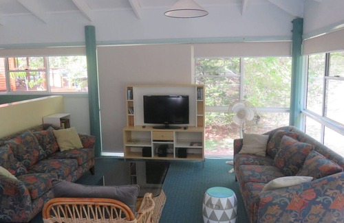 Arakoon House | BLUEPOLES BEACH HOUSE ARAKOON-AIRCONDITIONED