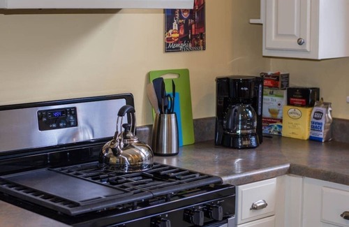 Cooper-Young Historic District House | Blues City Abode - music themed, free coffee, super fast internet, Cooper-Young!