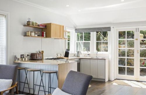 Launceston CBD House | Bluestone Cottage Launceston