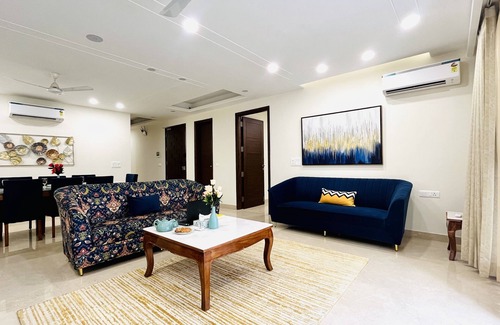 Saket Apartment | BluO 4BHK Saket Max - Lift, Balcony, Parking