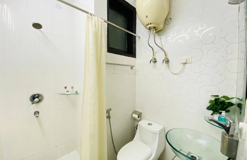 Sainik Farm House | BluO Classic 1BHK - MAX Hospital Saket