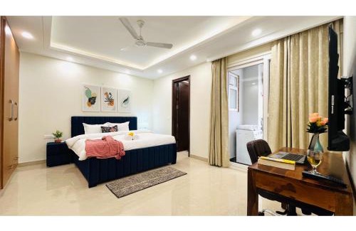 Saket Apartment | BluO Modern 3BHK Saket - Lift, Parking, Balcony