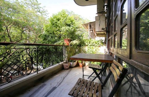 Saket Apartment | BNB CHRYSALIS - THE RIGHT CHOICE !