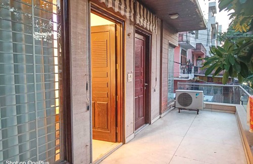Shalimar Bagh House | BnBBuddy Stupendous Home In Shalimar Bagh