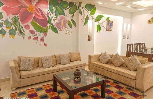 Shalimar Bagh House | BnBBuddy Stupendous Home In Shalimar Bagh