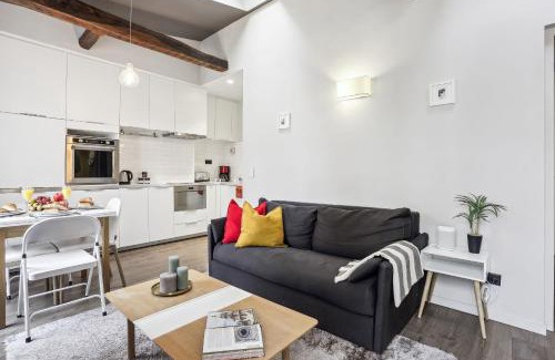 Faubourg Saint-Germain Apartment | BnBNova - 1BR - Eiffel Tower & Champ de Mars
